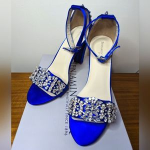 Benjamin Walk Royal Blue Block Heel Crystal Pearl Sparkly Bridal Shoes sz 7 NIB